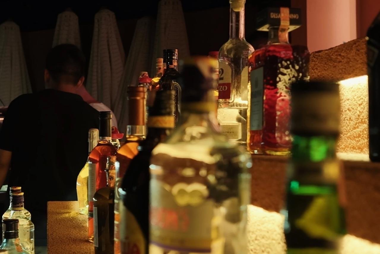 Tiku & Mato — Bar & Ambiente